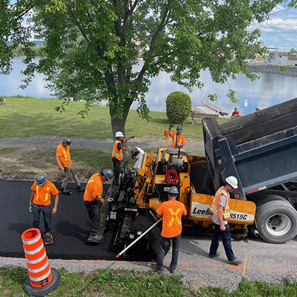 Emploi - Manoeuvre spécialisé (pavage).